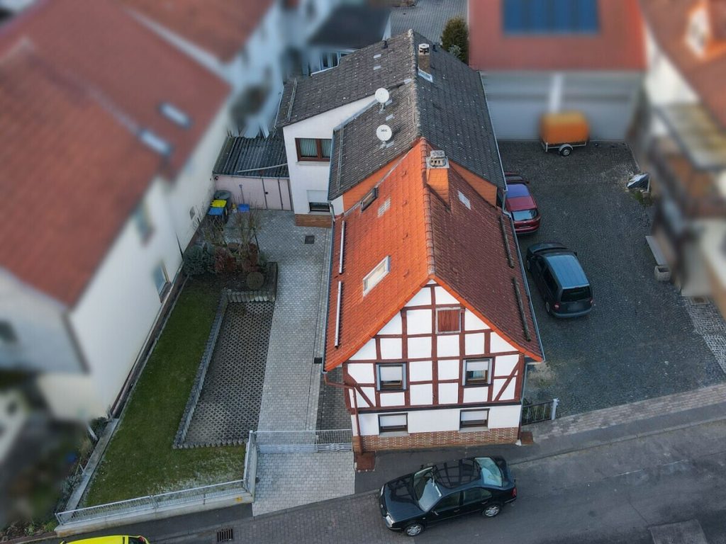 VR Immobilien GmbH - Immobilienangebot - Burghaun - Alle - RESERVIERT: Historisches Wohnhaus mit Anbau und vielseitigen Nutzungsmöglichkeiten in Burghaun
