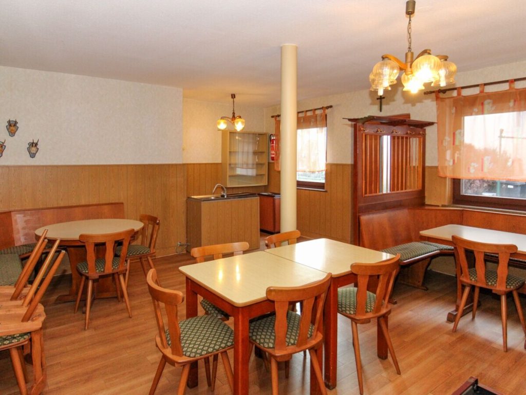 VR Immobilien GmbH - Immobilienangebot - Burghaun - Alle - RESERVIERT: Historisches Wohnhaus mit Anbau und vielseitigen Nutzungsmöglichkeiten in Burghaun