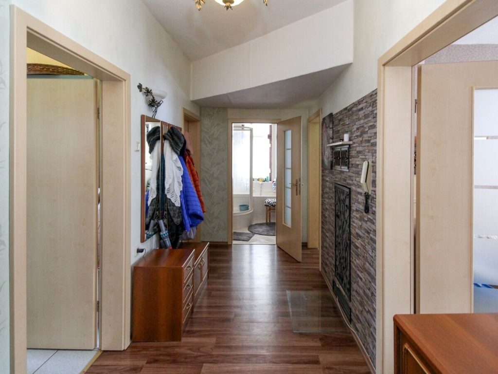 VR Immobilien GmbH - Immobilienangebot - Vacha - Alle - RESERVIERT: Mehrfamilienhaus mit drei Wohneinheiten und Entwicklungspotenzial in Vacha