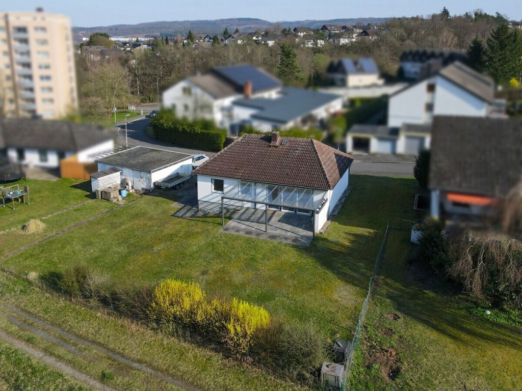 VR Immobilien GmbH - Immobilienangebot - Bad Hersfeld - Alle - Moderner Bungalow mit großzügigem Grundstück und Garage in Bad Hersfeld - Johannesberg