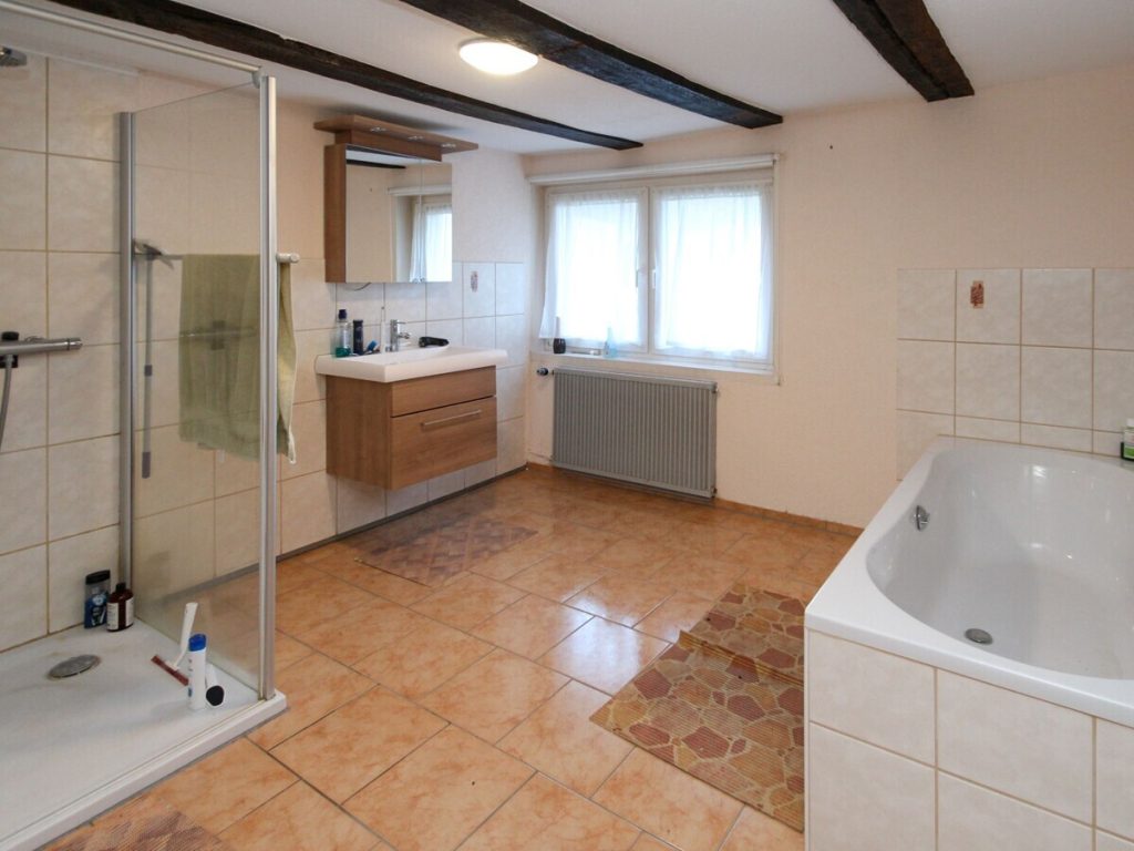 VR Immobilien GmbH - Immobilienangebot - Ludwigsau - Alle - Historisches Fachwerkhaus mit Scheune in Ludwigsau-Beenhausen