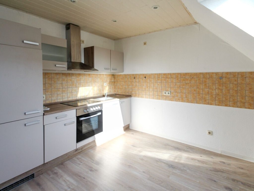 VR Immobilien GmbH - Immobilienangebot - Petersberg - Alle - Großzügiges Wohnhaus in beliebter Lage von Petersberg