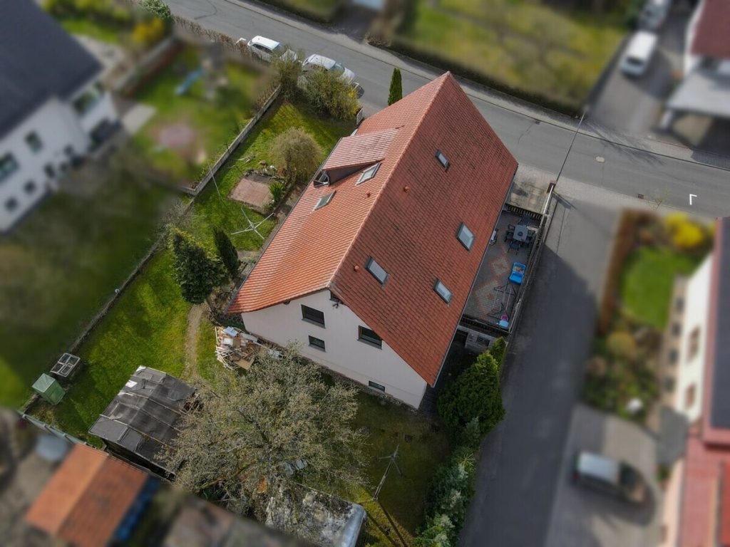 VR Immobilien GmbH - Immobilienangebot - Petersberg - Alle - Großzügiges Wohnhaus in beliebter Lage von Petersberg