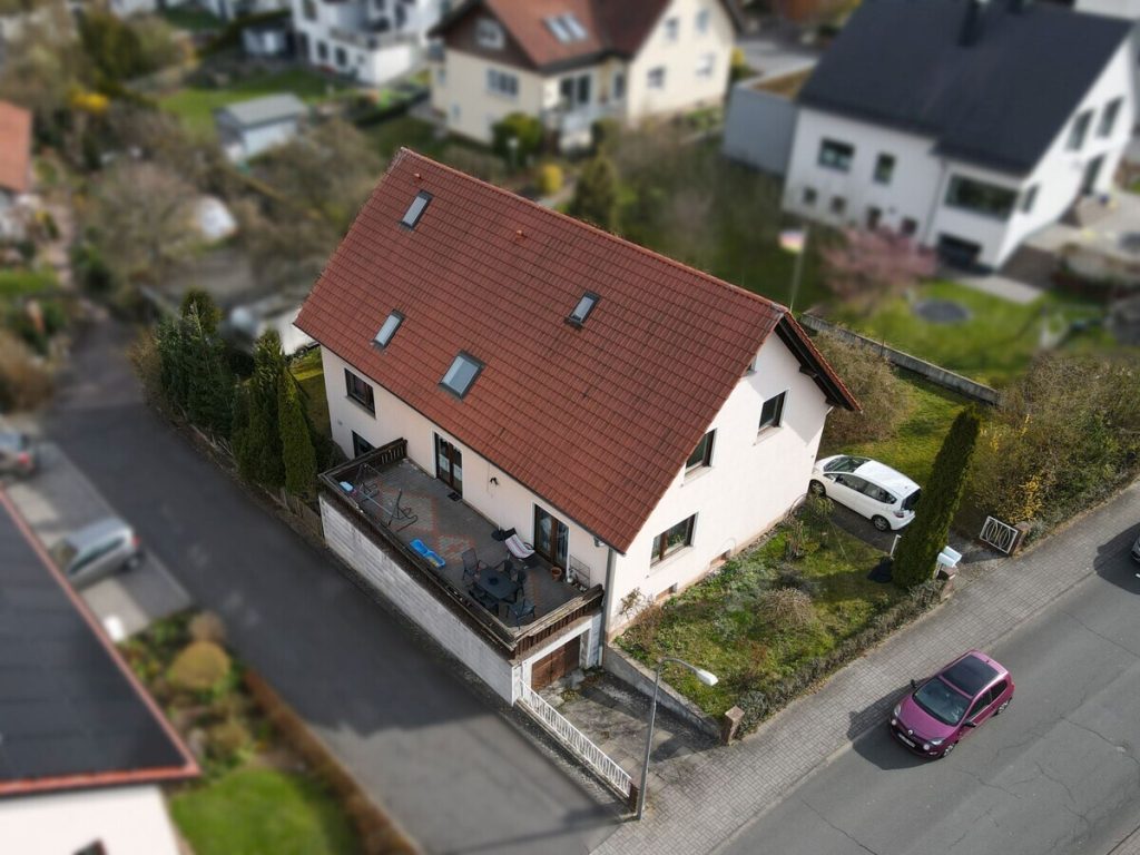 VR Immobilien GmbH - Immobilienangebot - Petersberg - Alle - Großzügiges Wohnhaus in beliebter Lage von Petersberg