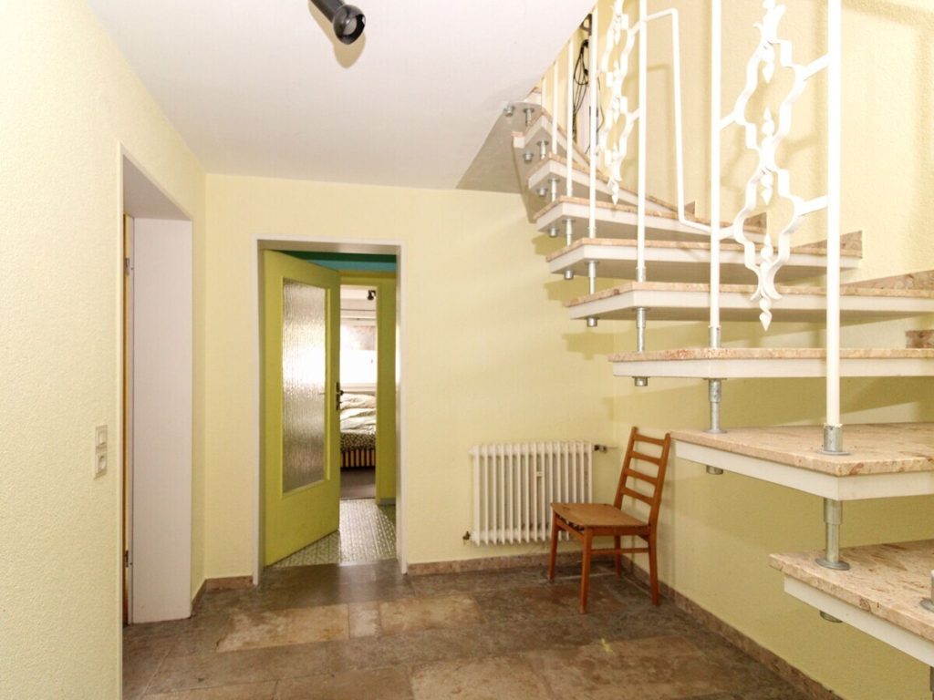 VR Immobilien GmbH - Immobilienangebot - Hünfeld - Alle - RESERVIERT: Charmantes Einfamilienhaus mit Einliegerwohnung in ruhiger Lage von Hünfeld- Kirchhasel