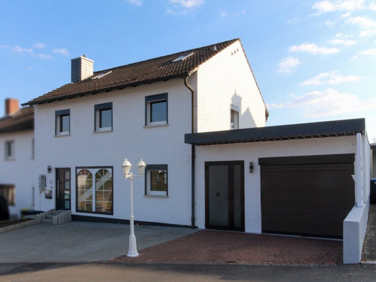  VR Immobilien GmbH - Immobilienangebot - Fulda - Alle - Gepflegtes Reihenendhaus in Fulda-Maberzell zu vermieten!