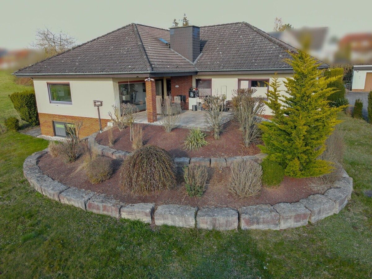 VR Immobilien GmbH - Immobilienangebot - Eichenzell - Alle - VERKAUFT: Großzügiges Anwesen in Top-Lage von Eichenzell