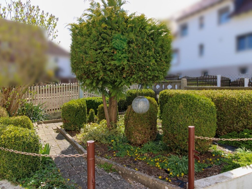VR Immobilien GmbH - Immobilienangebot - Vacha - Alle - Gepflegtes Einfamilienhaus mit Scheune in Völkershausen