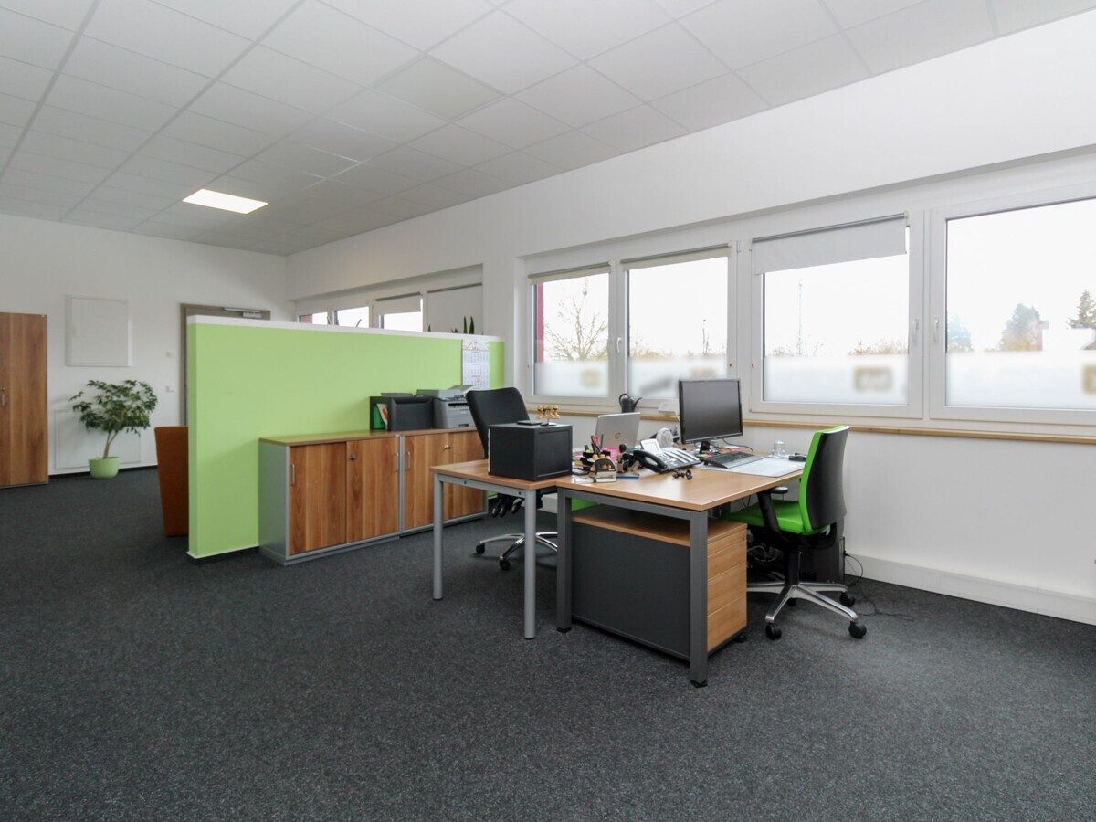 VR Immobilien GmbH - Immobilienangebot - Dipperz - Alle - Repräsentatives Büro im Gewerbepark Dipperz – moderne Ausstattung & starkes Umfeld