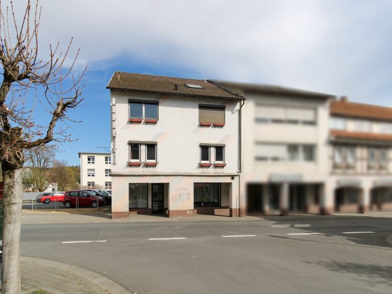  VR Immobilien GmbH - Immobilienangebot - Schlitz - Alle - Ehemaliges Hotel in Schlitz zu verkaufen