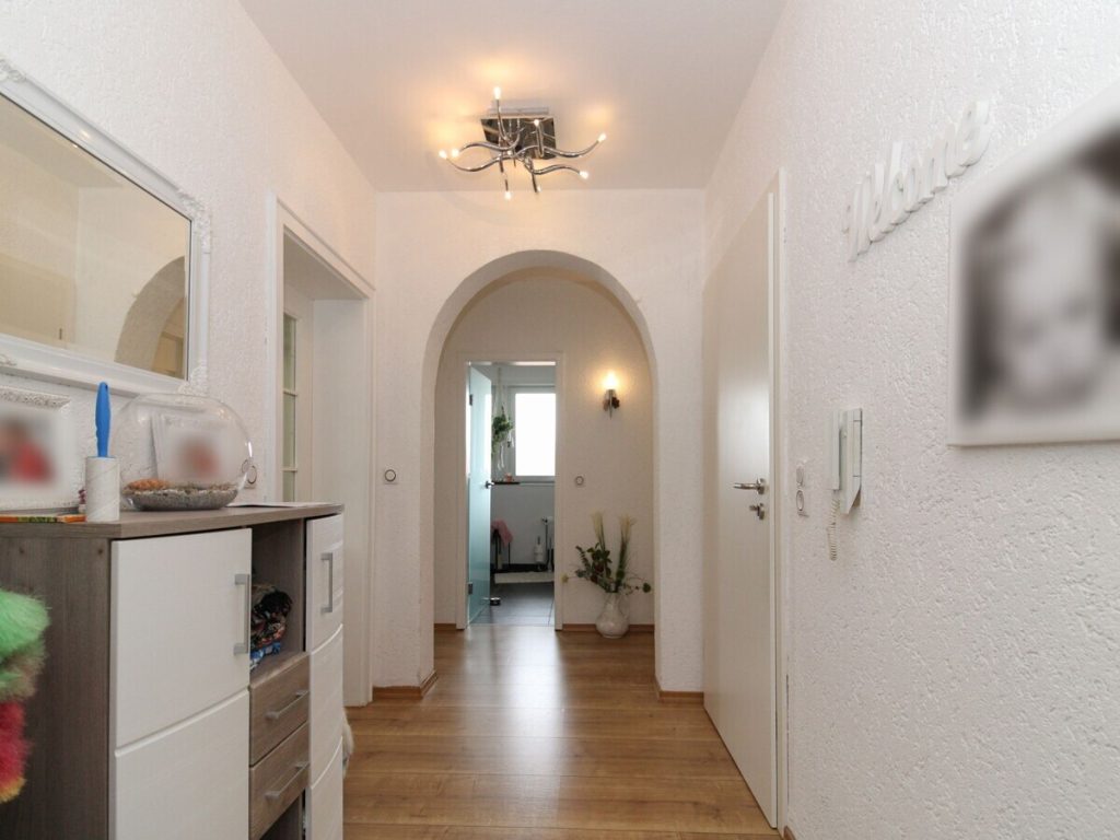 VR Immobilien GmbH - Immobilienangebot - Großenlüder - Alle - RESERVIERT: Viel Platz für Familie & Investition – 250 m² Wohnfläche in ruhiger Lage von Bimbach