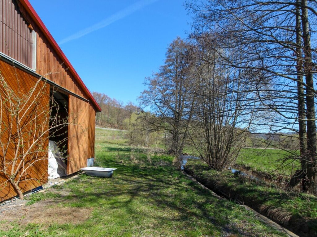 VR Immobilien GmbH - Immobilienangebot - Hilders - Alle - RESERVIERT: Ehemaliges Hofgut bei Hilders Brand - Freiheit am Brandbach