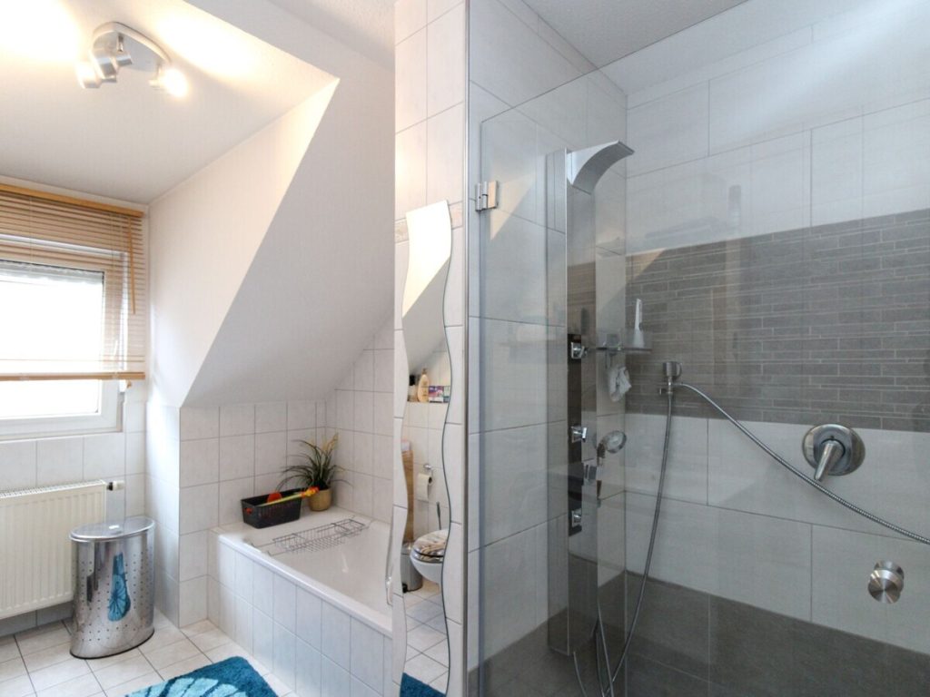 VR Immobilien GmbH - Immobilienangebot - Fulda - Alle - Wohnkomfort über zwei Ebenen – Ihr neues Zuhause in Fulda-Niesig