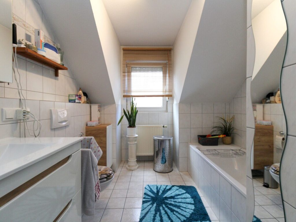 VR Immobilien GmbH - Immobilienangebot - Fulda - Alle - Wohnkomfort über zwei Ebenen – Ihr neues Zuhause in Fulda-Niesig