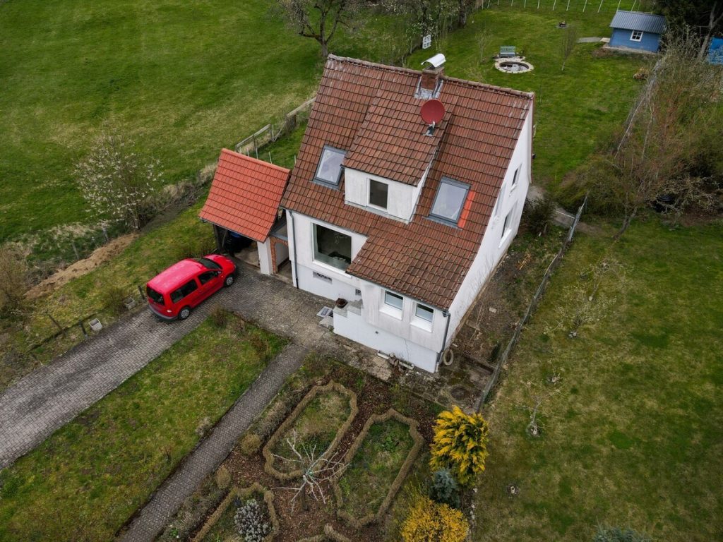 VR Immobilien GmbH - Immobilienangebot - Schlüchtern - Alle - RESERVIERT: Einfamilienhaus mit großem Garten in Schlüchtern-Hutten