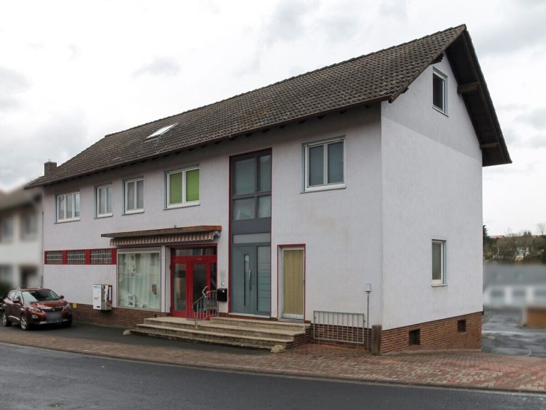  VR Immobilien GmbH - Immobilienangebot - Steinau an der Straße - Alle - Vielseitig nutzbares Wohn- und Geschäftshaus mit Entwicklungspotenzial in Ulmbach