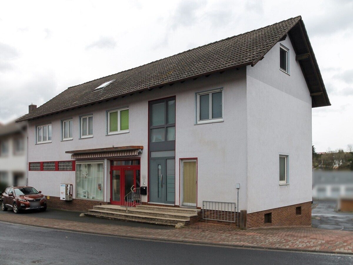 VR Immobilien GmbH - Immobilienangebot - Steinau an der Straße - Alle - Vielseitig nutzbares Wohn- und Geschäftshaus mit Entwicklungspotenzial in Ulmbach