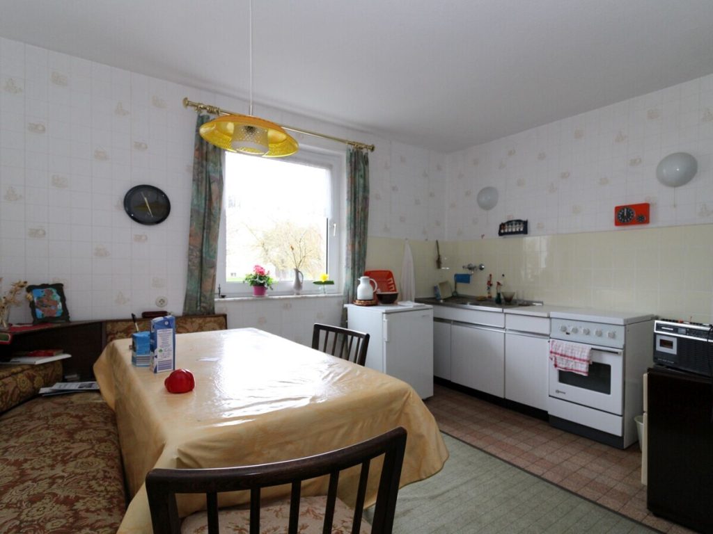 VR Immobilien GmbH - Immobilienangebot - Rasdorf - Alle - Charmante Doppelhaushälfte mit großem Garten und viel Potenzial in Rasdorf