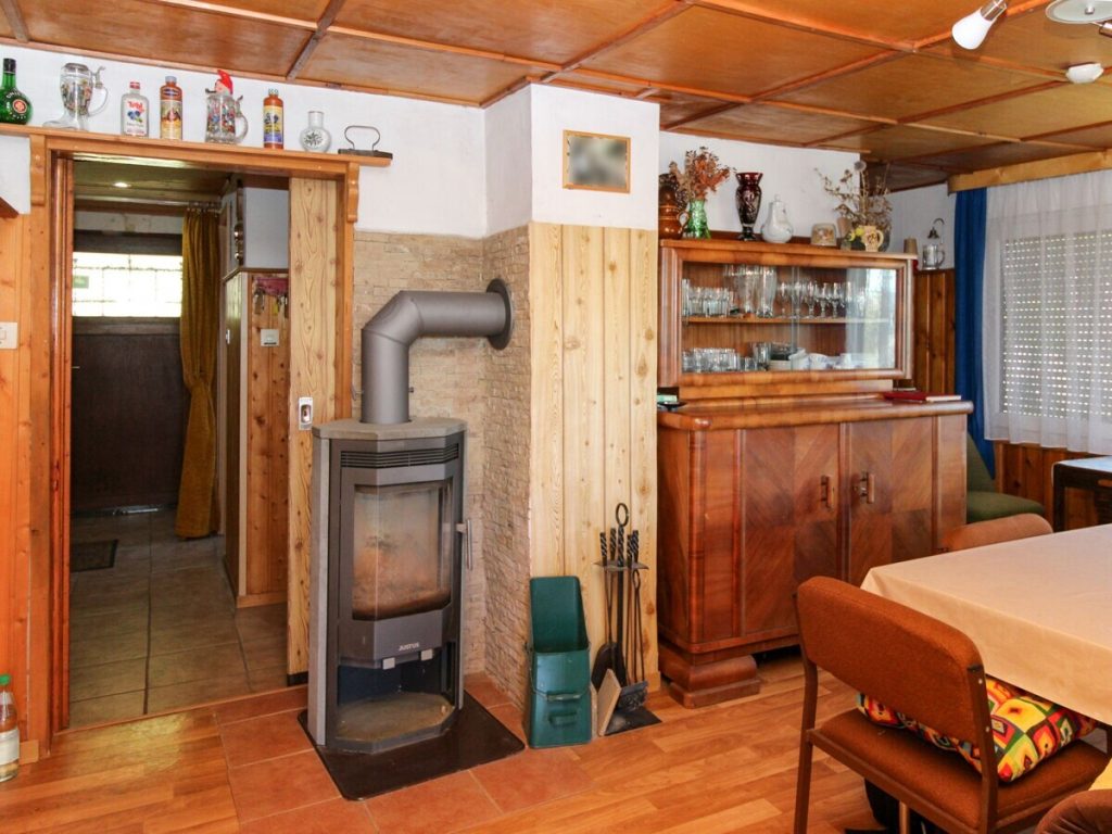 VR Immobilien GmbH - Immobilienangebot - Kaltennordheim - Alle - RESERVIERT: Weitblick in die Rhön: Ferienhaus in sonniger Lager in Kaltennordheim