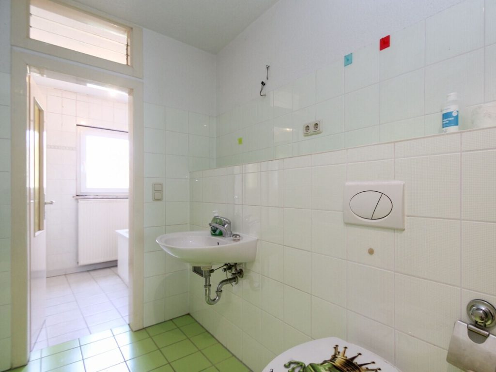 VR Immobilien GmbH - Immobilienangebot - Schlüchtern - Alle - Einfamilienhaus mit Scheune und Werkstatt – ideal zur individuellen Gestaltung in Breitenbach