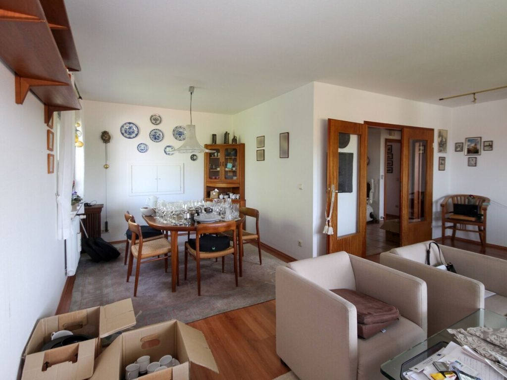 VR Immobilien GmbH - Immobilienangebot - Tann (Rhön) - Alle - RESERVIERT: Familienidylle mit traumhaftem Weitblick über die Rhön