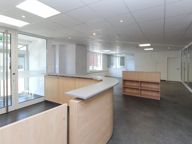 VR Immobilien GmbH - Immobilienangebot - Hünfeld - Alle - Bürofläche mit ca. 300 m² in verkehrsgünstiger Lage von Hünfeld zu vermieten