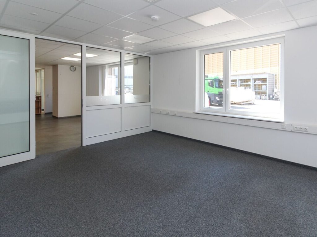 VR Immobilien GmbH - Immobilienangebot - Hünfeld - Alle - Bürofläche mit ca. 300 m² in verkehrsgünstiger Lage von Hünfeld zu vermieten