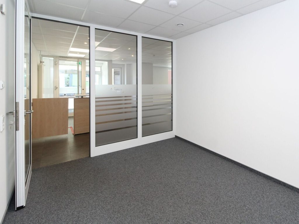 VR Immobilien GmbH - Immobilienangebot - Hünfeld - Alle - Bürofläche mit ca. 300 m² in verkehrsgünstiger Lage von Hünfeld zu vermieten