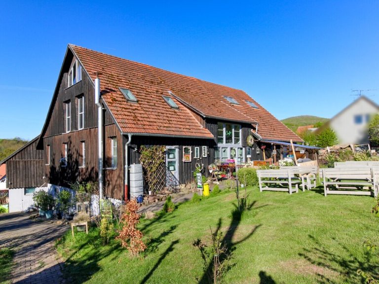  VR Immobilien GmbH - Immobilienangebot - Hohenroda - Alle - Großzügige Immobilie mit vielfältigen Nutzungsmöglichkeiten in naturnaher Lage in Hohenroda-Mansbach