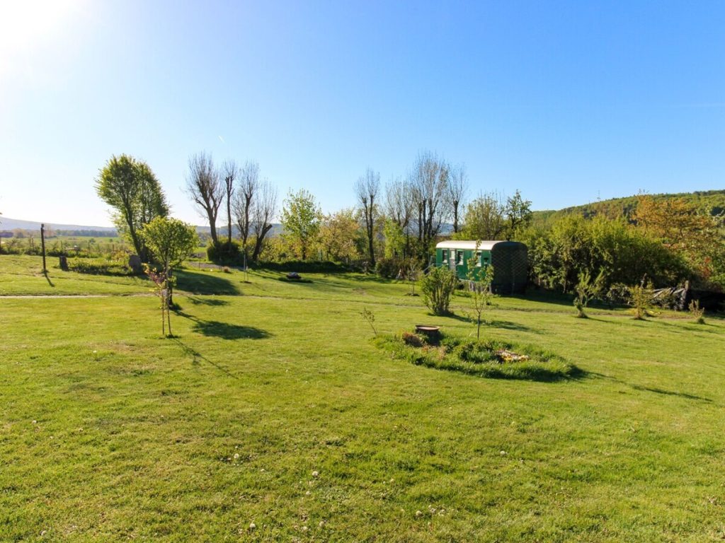 VR Immobilien GmbH - Immobilienangebot - Hohenroda - Alle - Großzügige Immobilie mit vielfältigen Nutzungsmöglichkeiten in naturnaher Lage in Hohenroda-Mansbach