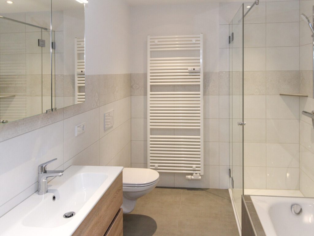 VR Immobilien GmbH - Immobilienangebot - Fulda - Alle - Frisch sanierte 4-Zimmerwohnung mit Panorama-Balkon in Südlage