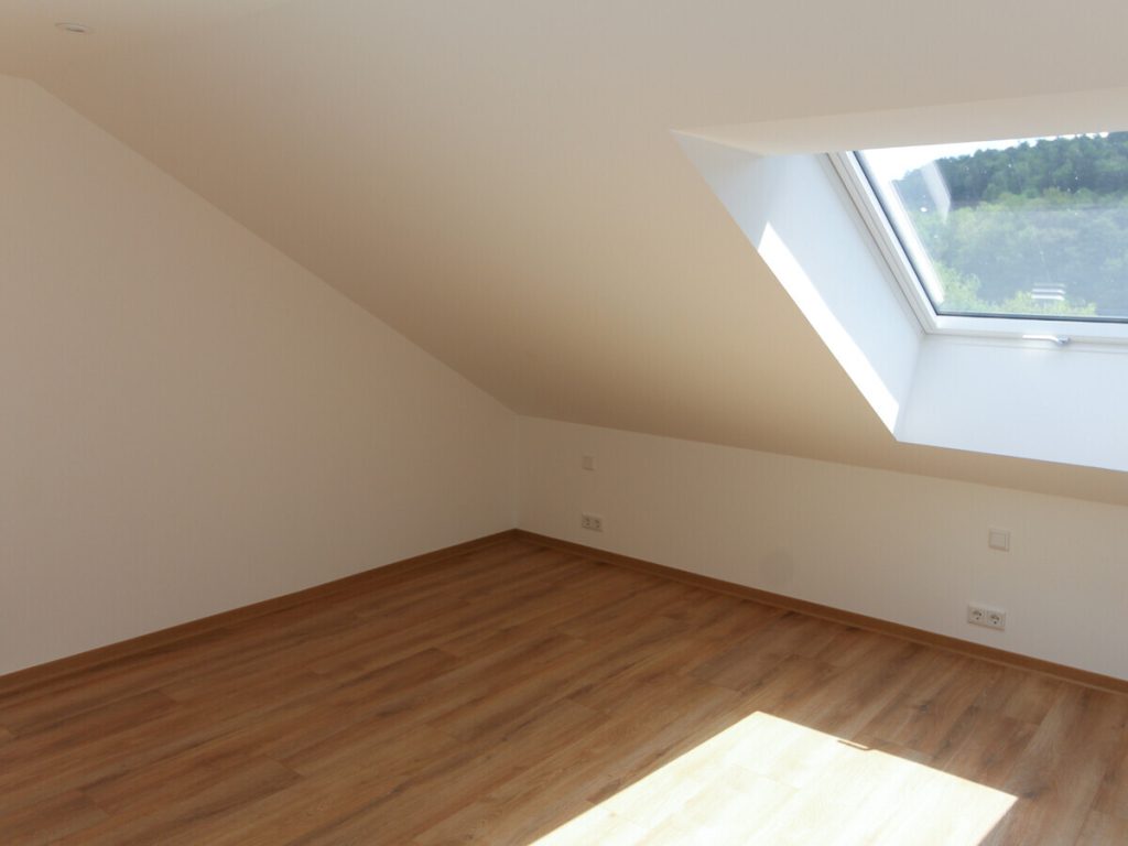 VR Immobilien GmbH - Immobilienangebot - Fulda - Alle - Moderne Dachgeschosswohnung mit hochwertiger Komplettmodernisierung
