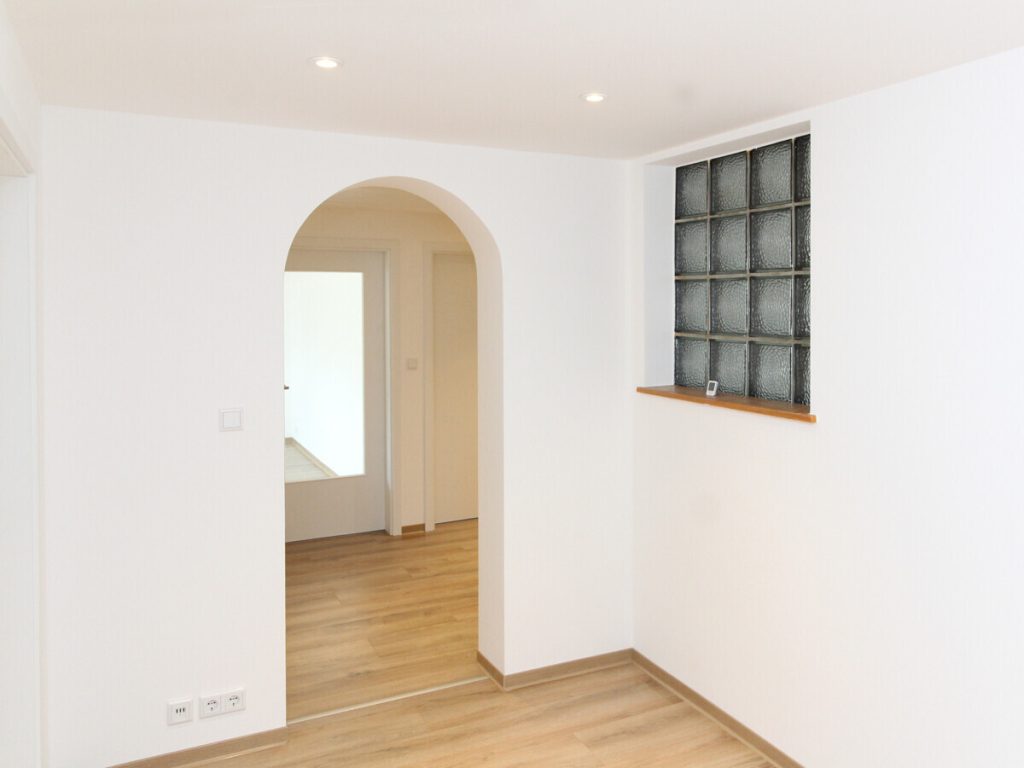 VR Immobilien GmbH - Immobilienangebot - Fulda - Alle - Moderne Dachgeschosswohnung mit hochwertiger Komplettmodernisierung