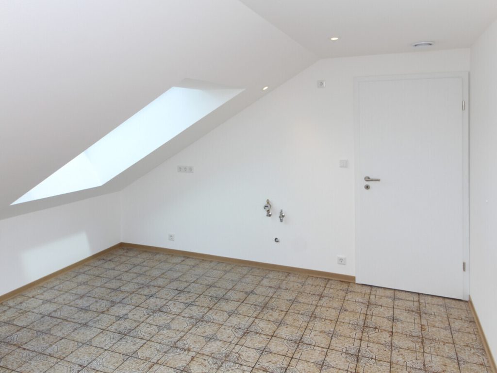 VR Immobilien GmbH - Immobilienangebot - Fulda - Alle - Moderne Dachgeschosswohnung mit hochwertiger Komplettmodernisierung