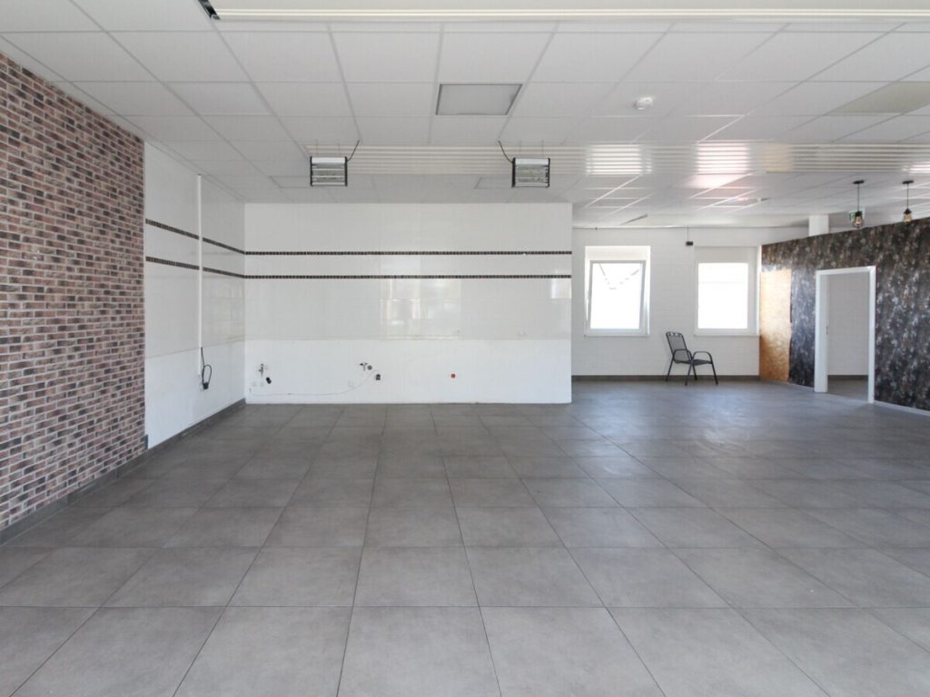 VR Immobilien GmbH - Immobilienangebot - Hünfeld - Alle - Verkaufsfläche mit ca. 220 m² in verkehrsgünstiger Lage von Hünfeld zu vermieten
