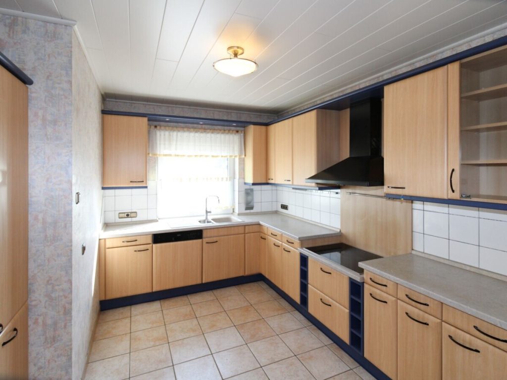 VR Immobilien GmbH - Immobilienangebot - Steinau an der Straße - Alle - Großzügiges und vielseitiges Anwesen mit mehreren Wohneinheiten in Steinau a.d.Str. - Ulmbach