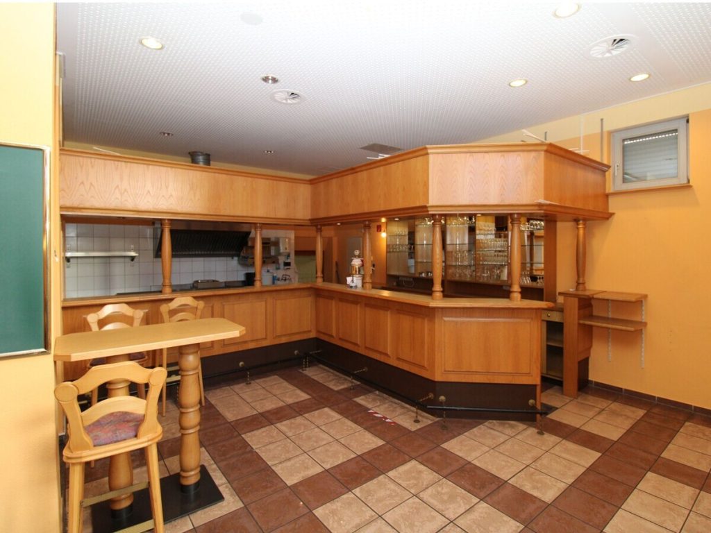 VR Immobilien GmbH - Immobilienangebot - Eisenach - Alle - Gewerbe-/Gastroimmobilie mit Kegelbahn im Herzen von Eisenach. Mietkauf möglich!
