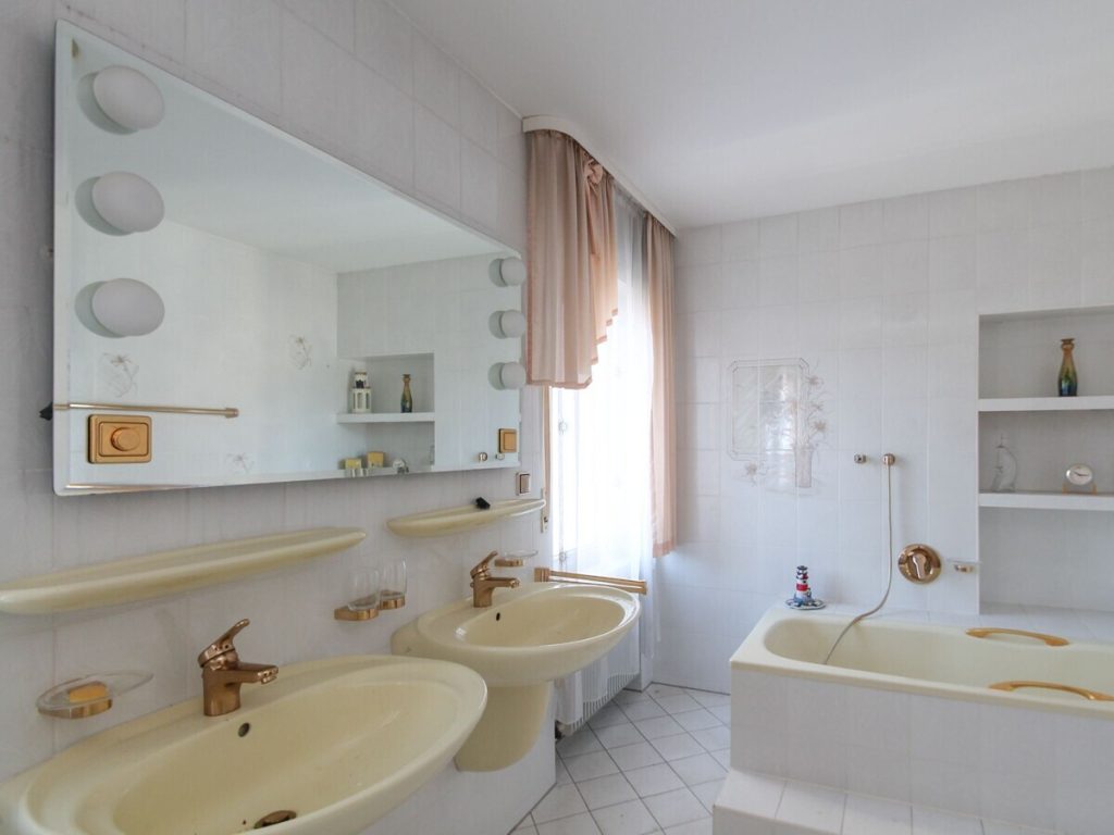 VR Immobilien GmbH - Immobilienangebot - Brachttal - Alle - Großzügiges Wohnhaus in Brachttal-Neuschmidten – Ideal für Mehrgenerationen