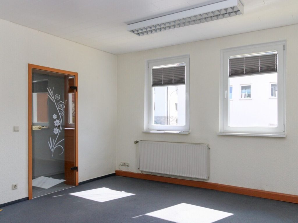 VR Immobilien GmbH - Immobilienangebot - Bad Salzungen - Alle - Wohn- und Geschäftshaus mit Entwicklungspotenzial in zentraler Lage von Bad Salzungen