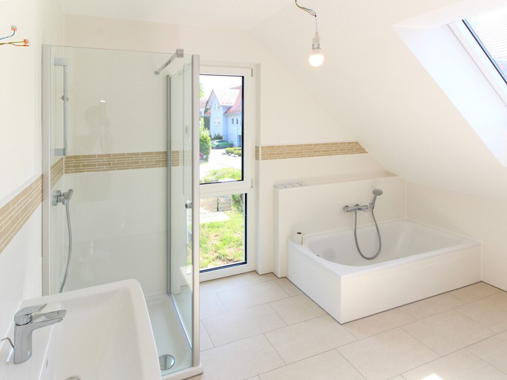 VR Immobilien GmbH - Immobilienangebot - Hünfeld - Alle - Modernes Einfamilienhaus mit hochwertiger Ausstattung und Terrasse