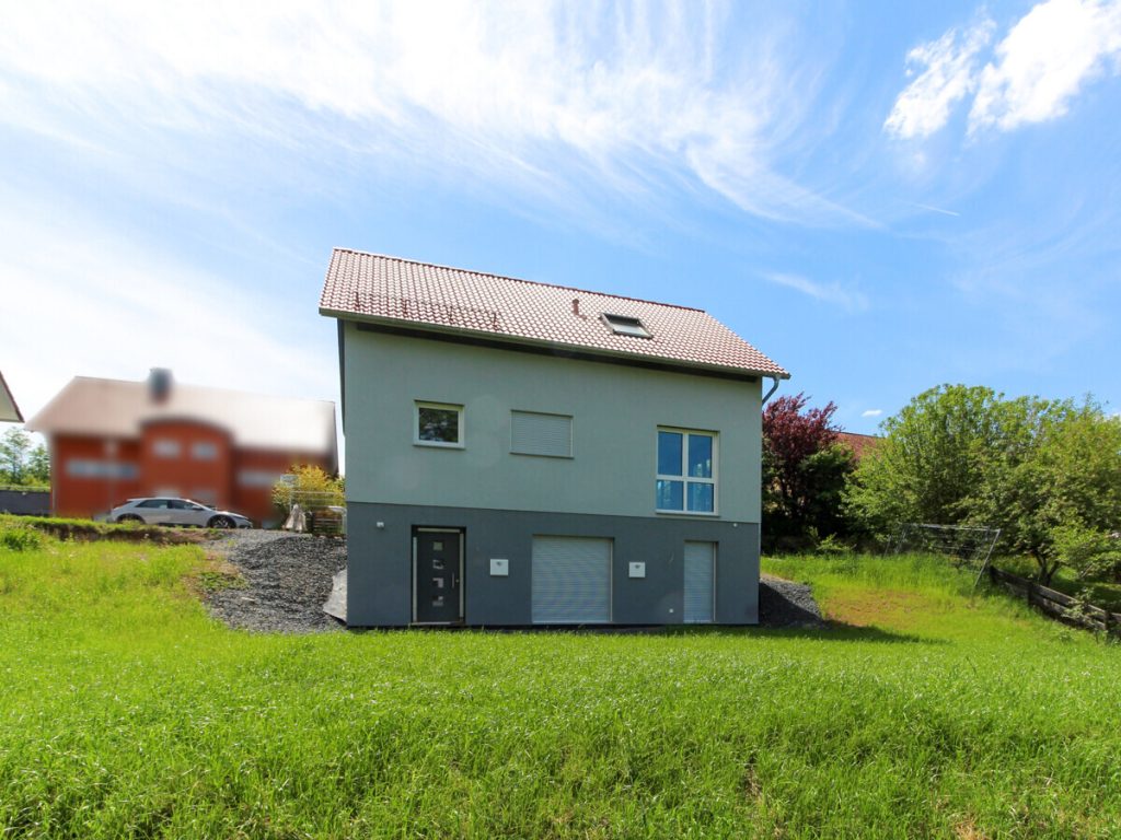 VR Immobilien GmbH - Immobilienangebot - Hünfeld - Alle - Modernes Einfamilienhaus mit hochwertiger Ausstattung und Terrasse