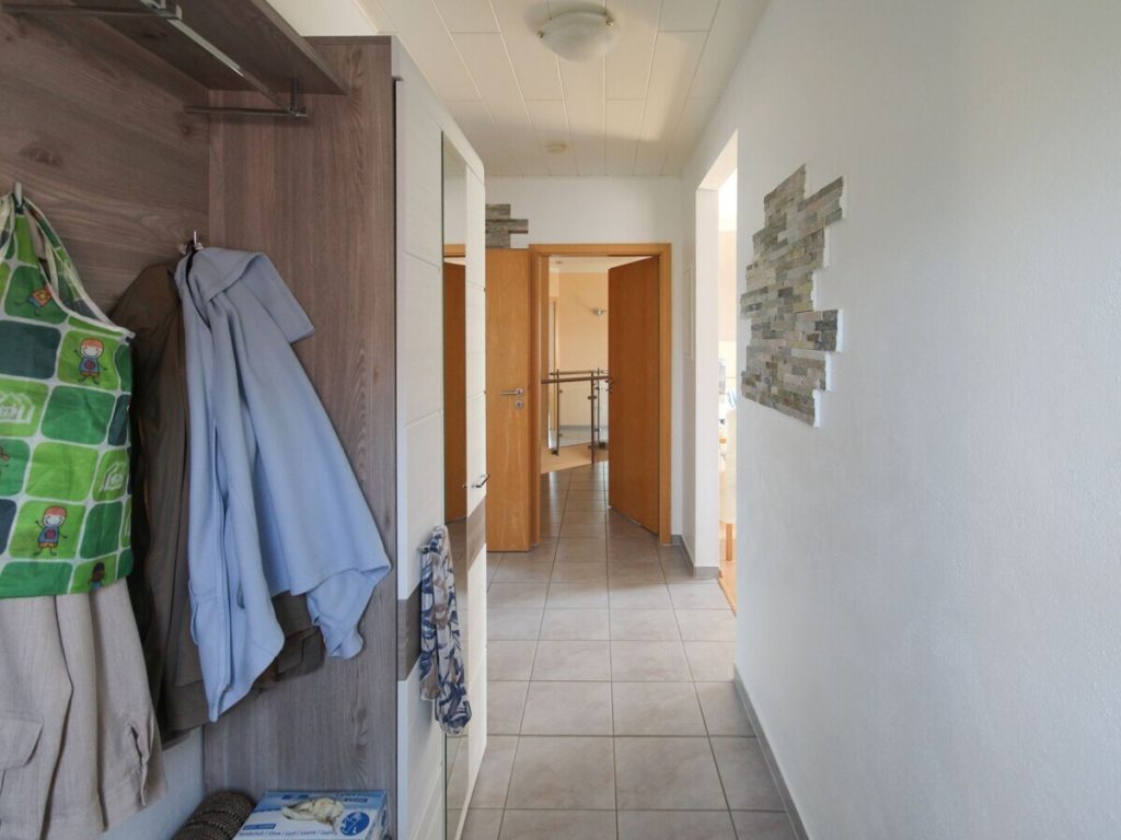 VR Immobilien GmbH - Immobilienangebot - Rasdorf - Alle - Einziehen & wohlfühlen - modernes Einfamilienhaus mit Einliegerwohnung in Rasdorf