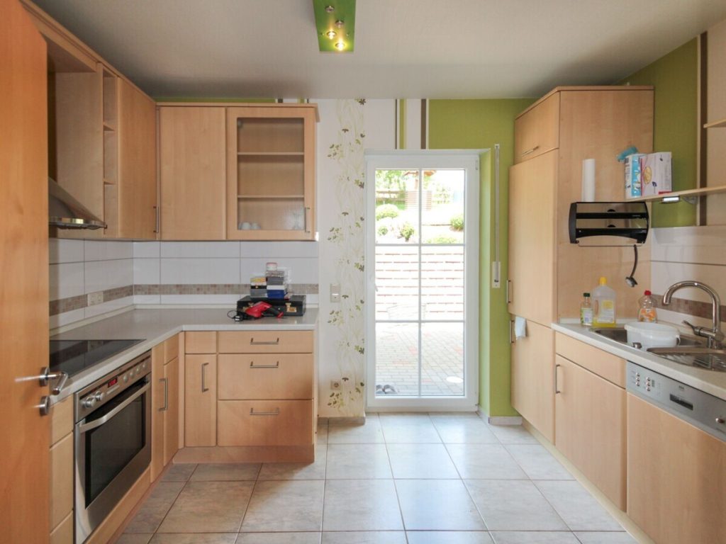 VR Immobilien GmbH - Immobilienangebot - Rasdorf - Alle - Einziehen & wohlfühlen - modernes Einfamilienhaus mit Einliegerwohnung in Rasdorf