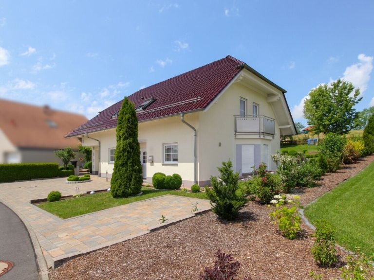  VR Immobilien GmbH - Immobilienangebot - Rasdorf - Alle - Einziehen & wohlfühlen - modernes Einfamilienhaus mit Einliegerwohnung in Rasdorf