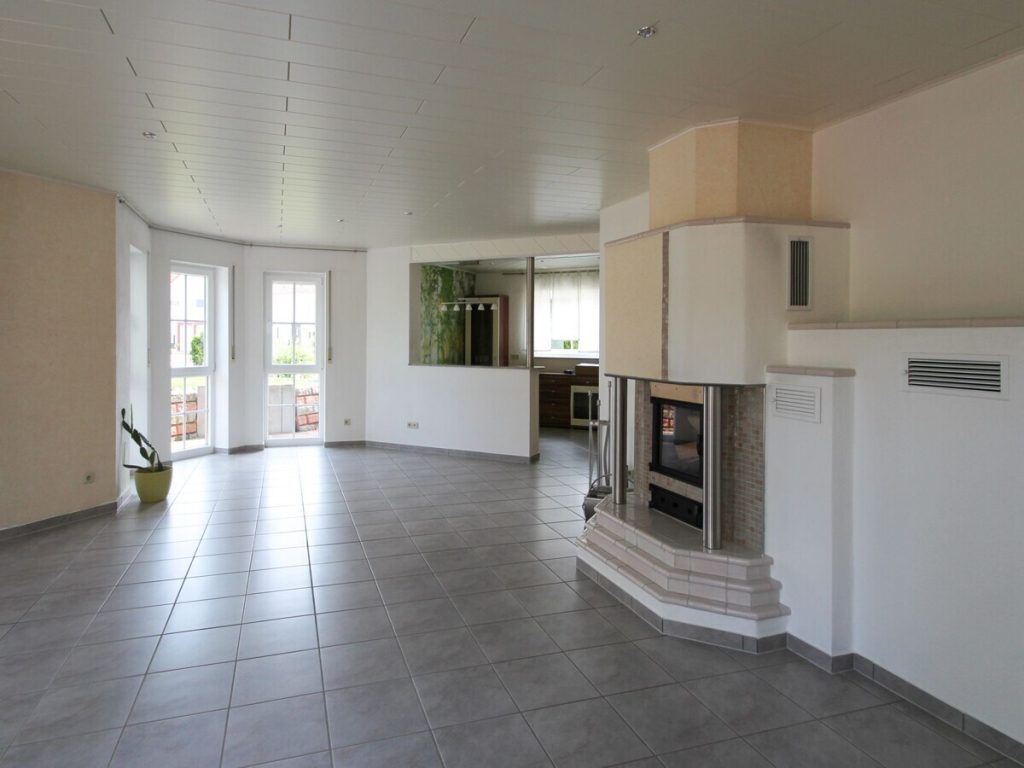 VR Immobilien GmbH - Immobilienangebot - Rasdorf - Alle - Einziehen & wohlfühlen - modernes Einfamilienhaus mit Einliegerwohnung in Rasdorf