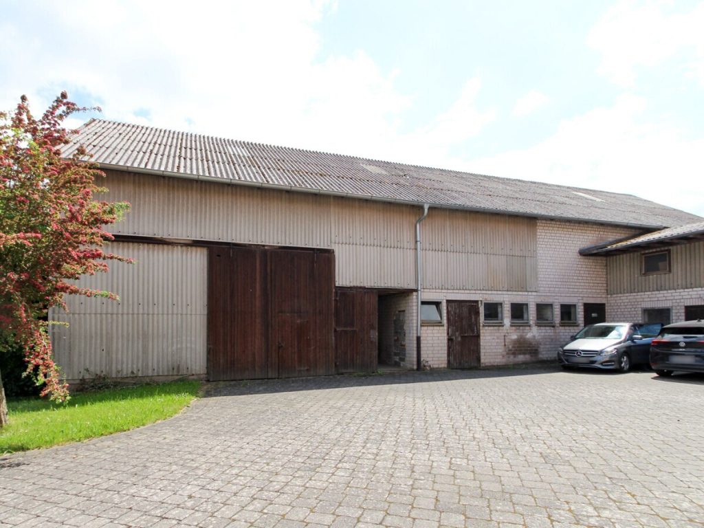 VR Immobilien GmbH - Immobilienangebot - Hilders - Alle - Vielseitige Dreiseitenhofanlage mit Zweifamilienhaus und Entwicklungspotenzial in der Rhön