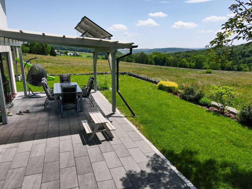 VR Immobilien GmbH - Immobilienangebot - Dermbach - Alle - RESERVIERT: Einfamilienhaus in Alleinlage mit unverbaubarem Blick in die Rhön