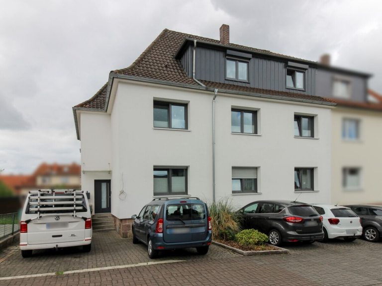  VR Immobilien GmbH - Immobilienangebot - Fulda - Alle - Dachgeschosswohnung mit Balkon in gepflegtem 3-Familienhaus in Fulda