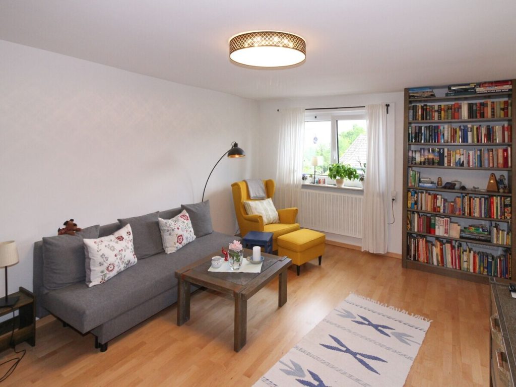 VR Immobilien GmbH - Immobilienangebot - Fulda - Alle - Dachgeschosswohnung mit Balkon in gepflegtem 3-Familienhaus in Fulda