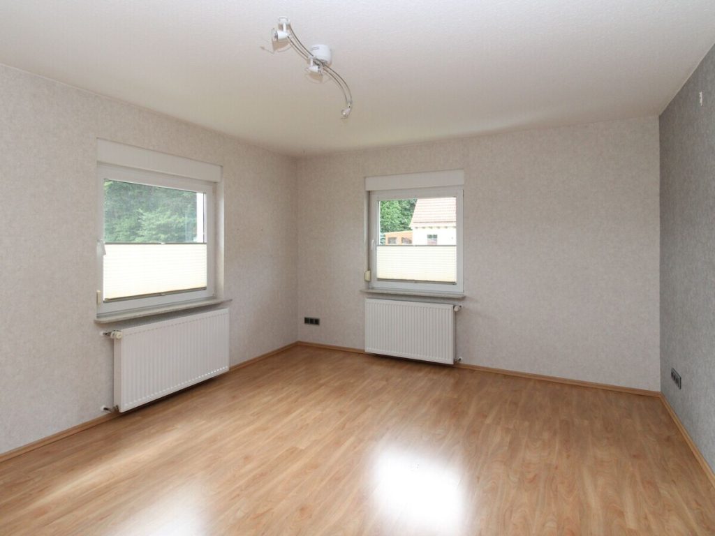 VR Immobilien GmbH - Immobilienangebot - Heringen - Alle - Vielseitiges Wohn- und Gewerbeanwesen mit Dreifamilienhaus und Entwicklungspotenzial
